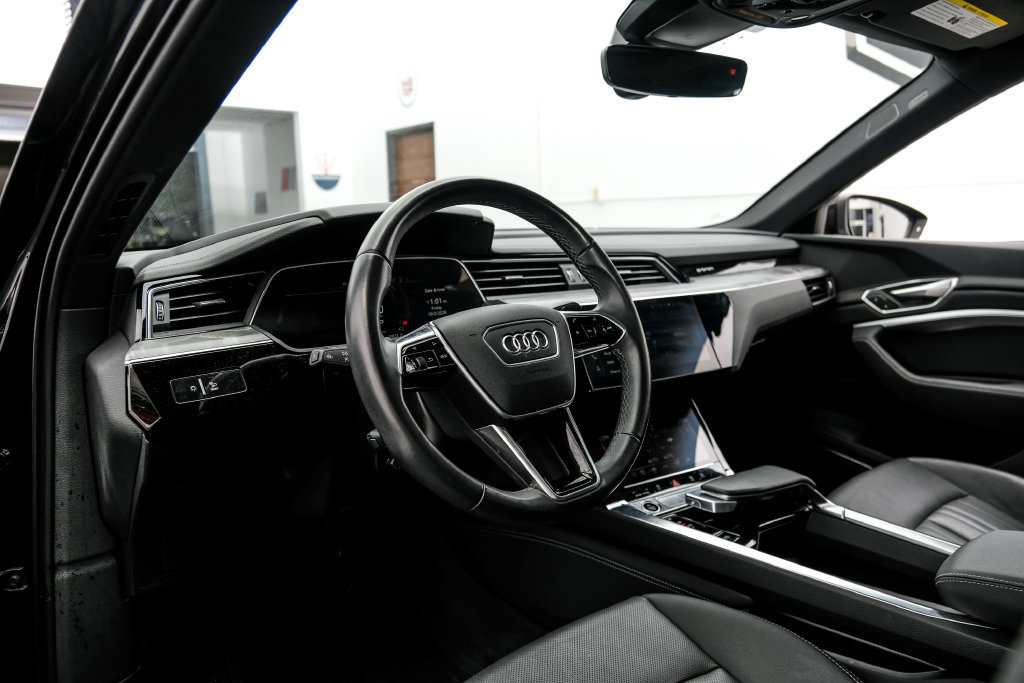 Used 2024 Audi Q8 e-tron Premium Plus w/ Premium Plus Package AWD/4WD image 3