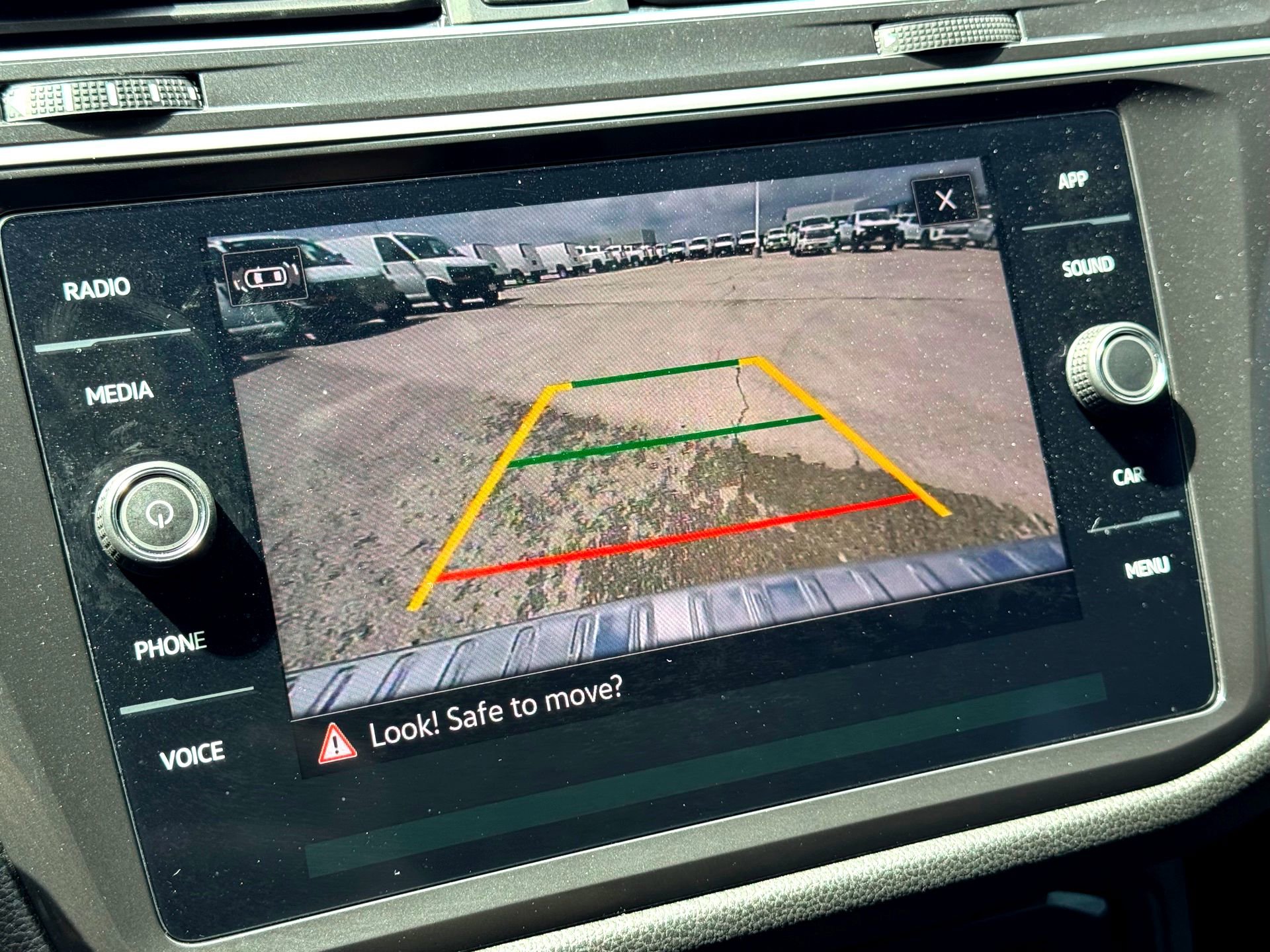 Used 2024 Volkswagen Tiguan SE FWD image 27