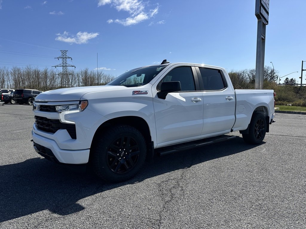 Used 2024 Chevrolet Silverado 1500 RST image 2