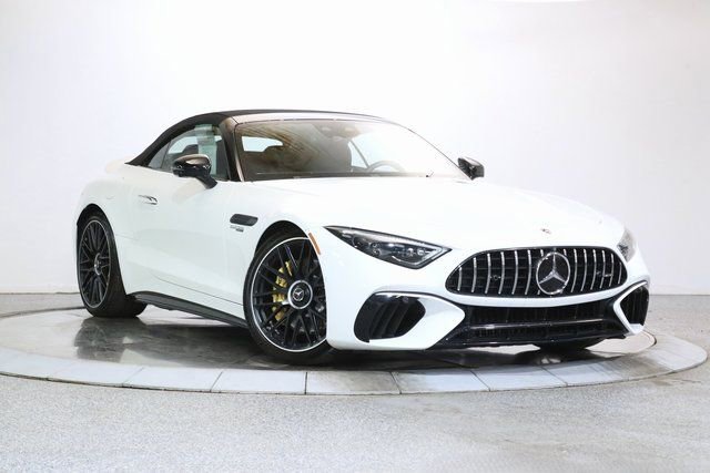 Used 2022 Mercedes-Benz SL 55 AMG 4MATIC w/ Driver Assistance Package image 2