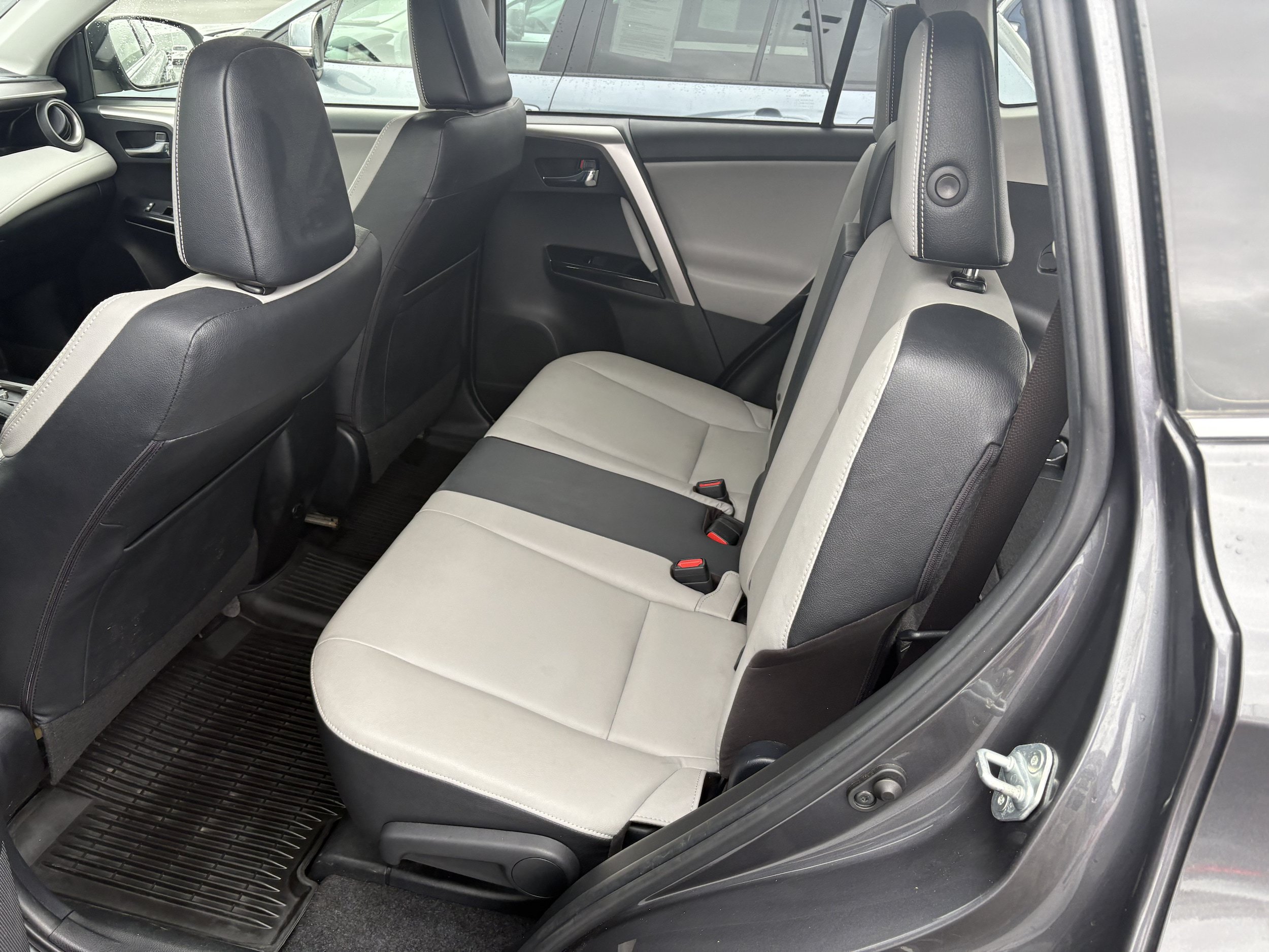 Used 2018 Toyota RAV4 Limited AWD/4WD image 7