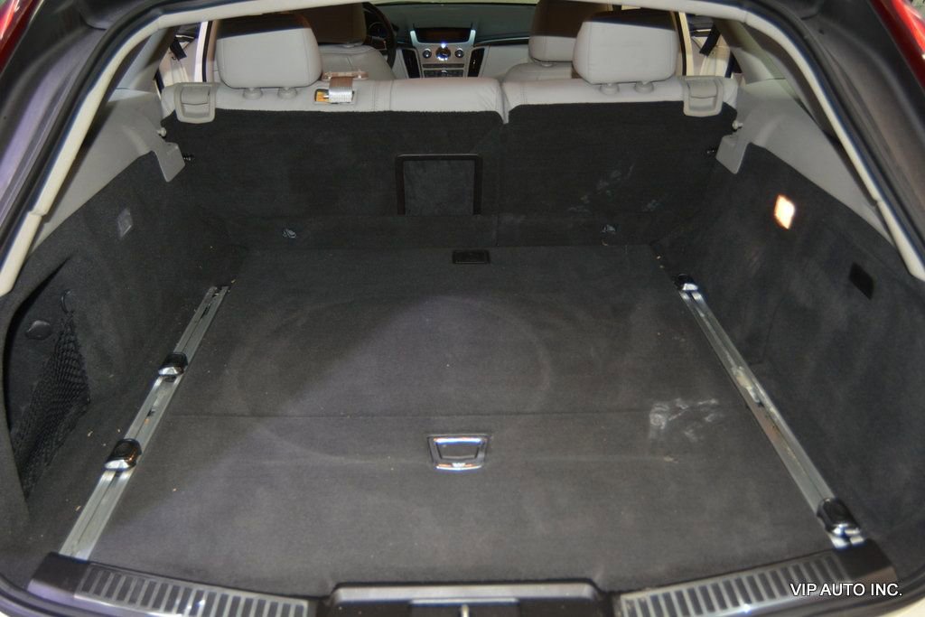 Used 2010 Cadillac CTS Wagon image 32
