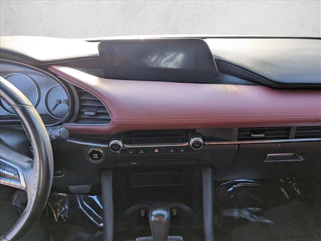 Used 2021 MAZDA MAZDA3 Hatchback w/Premium Plus Pkg image 12