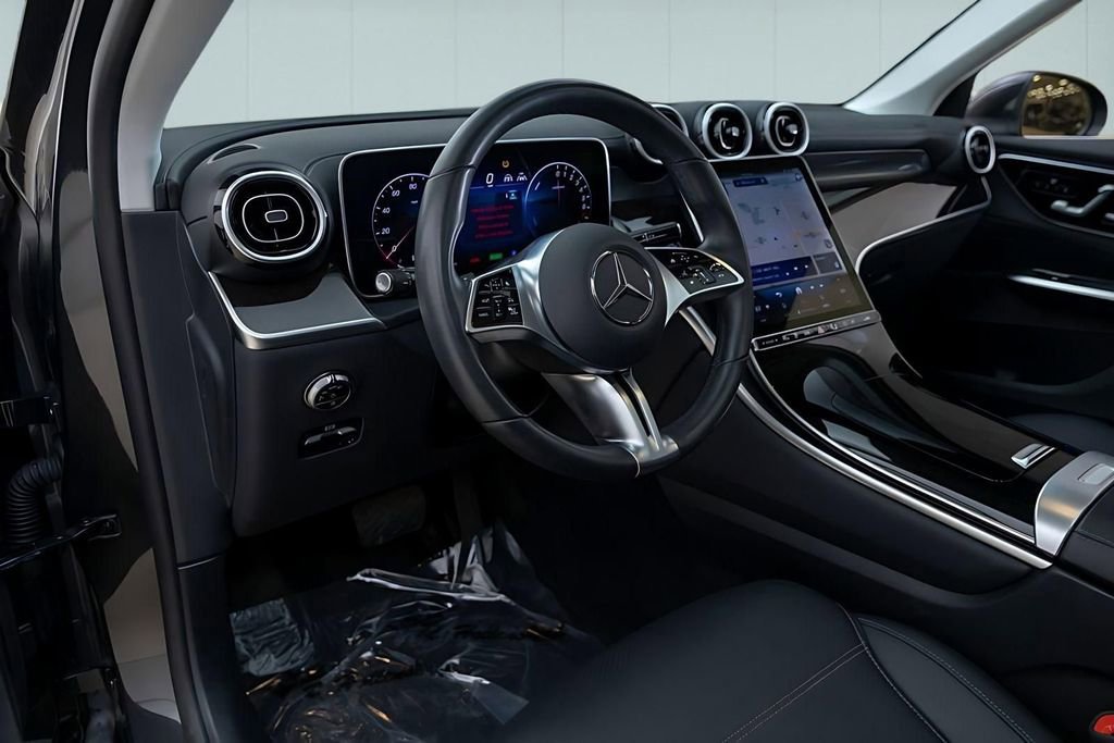 Used 2025 Mercedes-Benz GLC 350e 4MATIC w/ Driver Assistance Package image 40