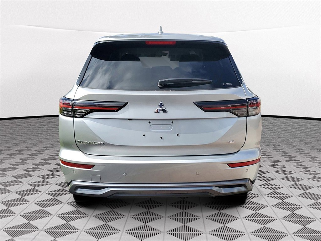 New 2025 Mitsubishi Outlander SE image 5