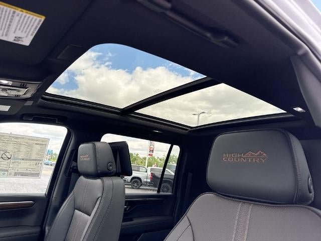 New 2026 Chevrolet Suburban High Country AWD/4WD image 19