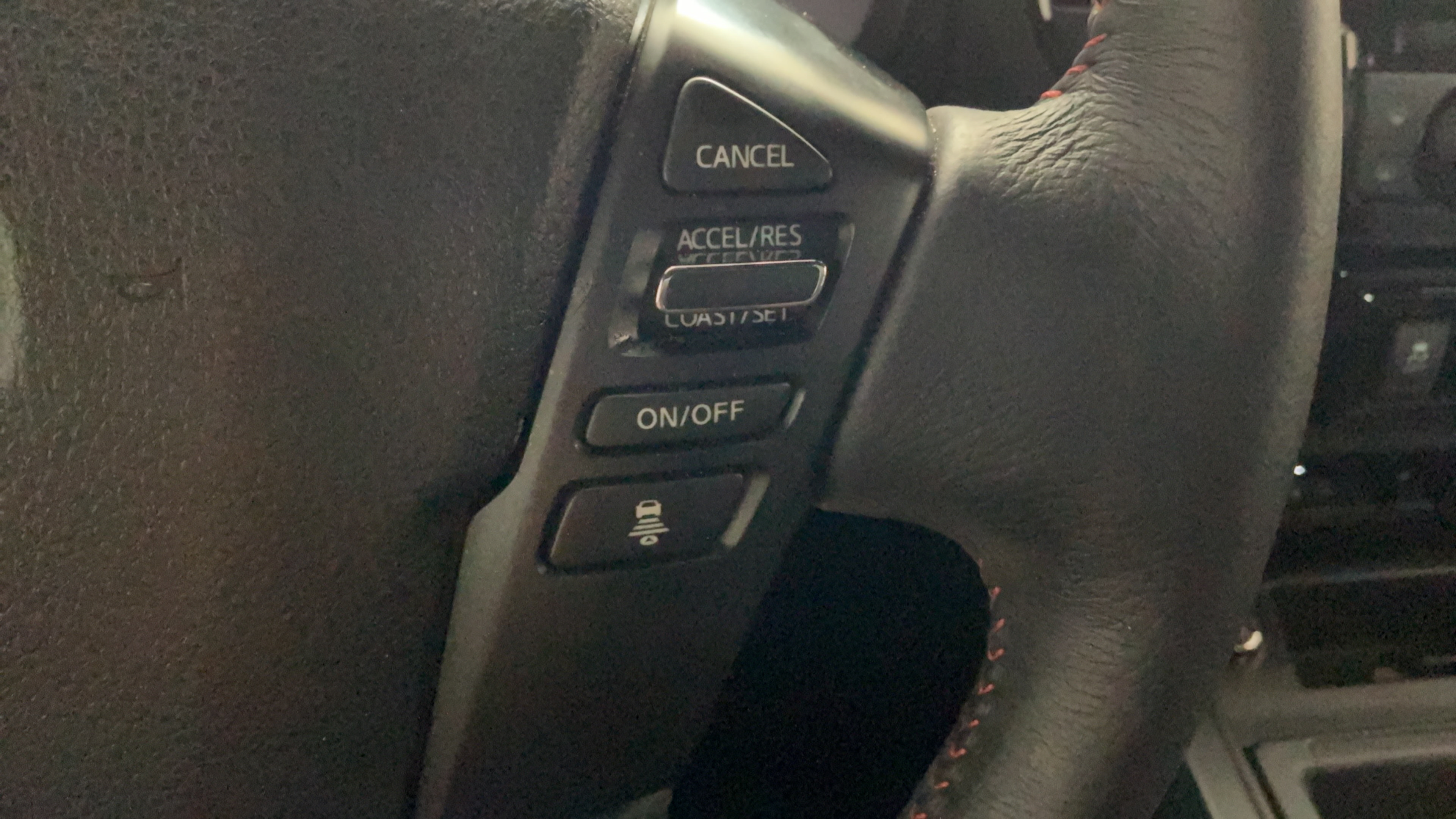 Used 2024 Nissan Titan PRO-4X w/ Pro-4x Convenience Package AWD/4WD image 18