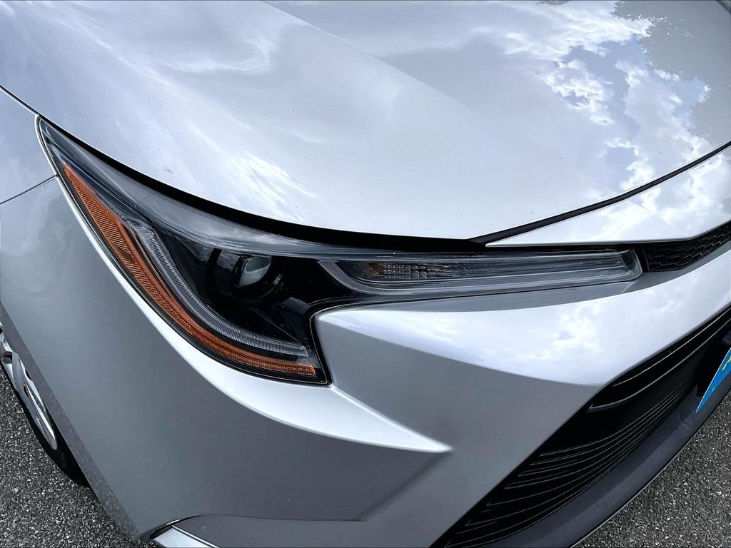 Used 2024 Toyota Corolla LE FWD image 33