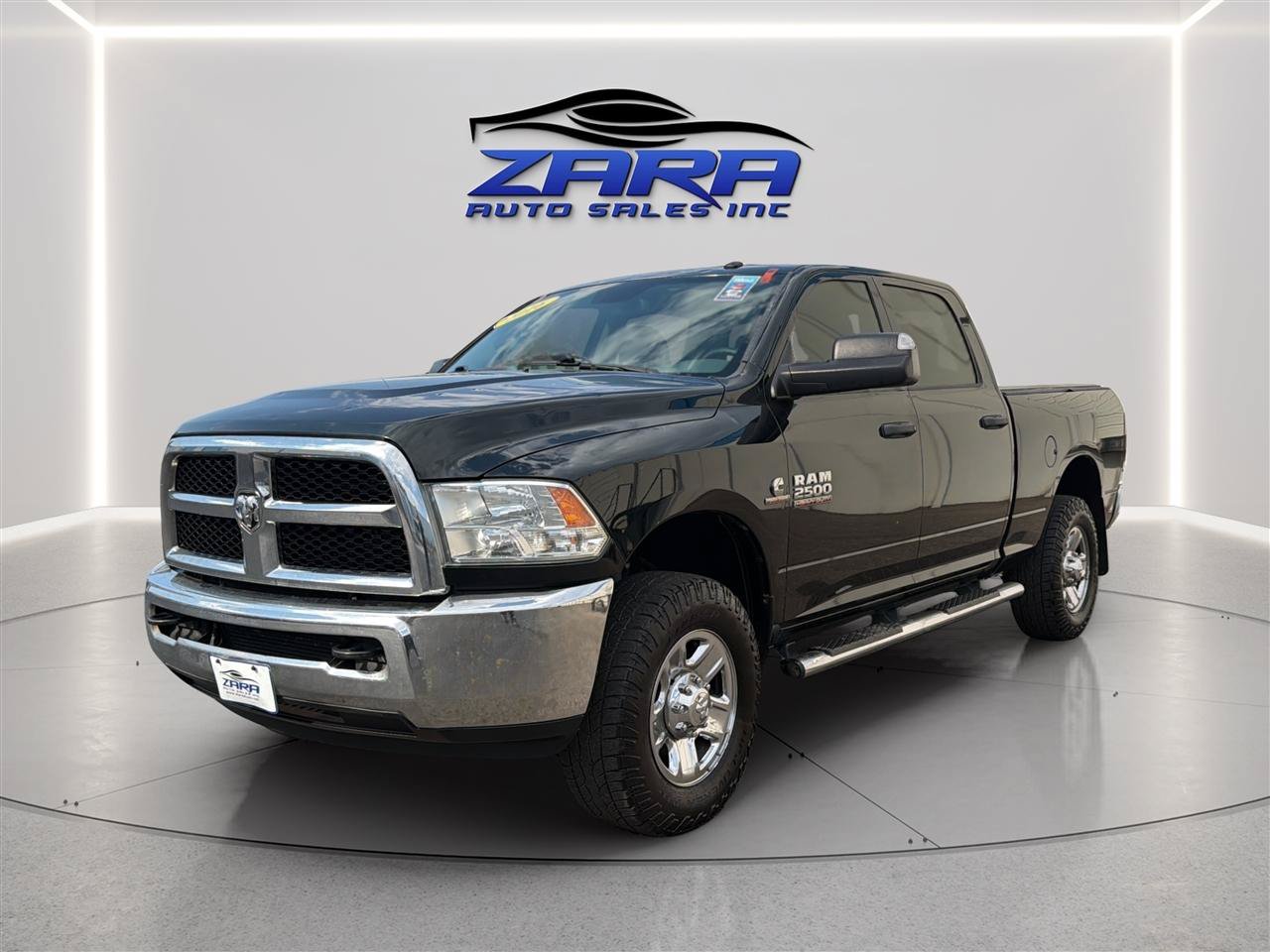 Used 2016 RAM 2500 Tradesman w/ Chrome Appearance Group AWD/4WD image 3