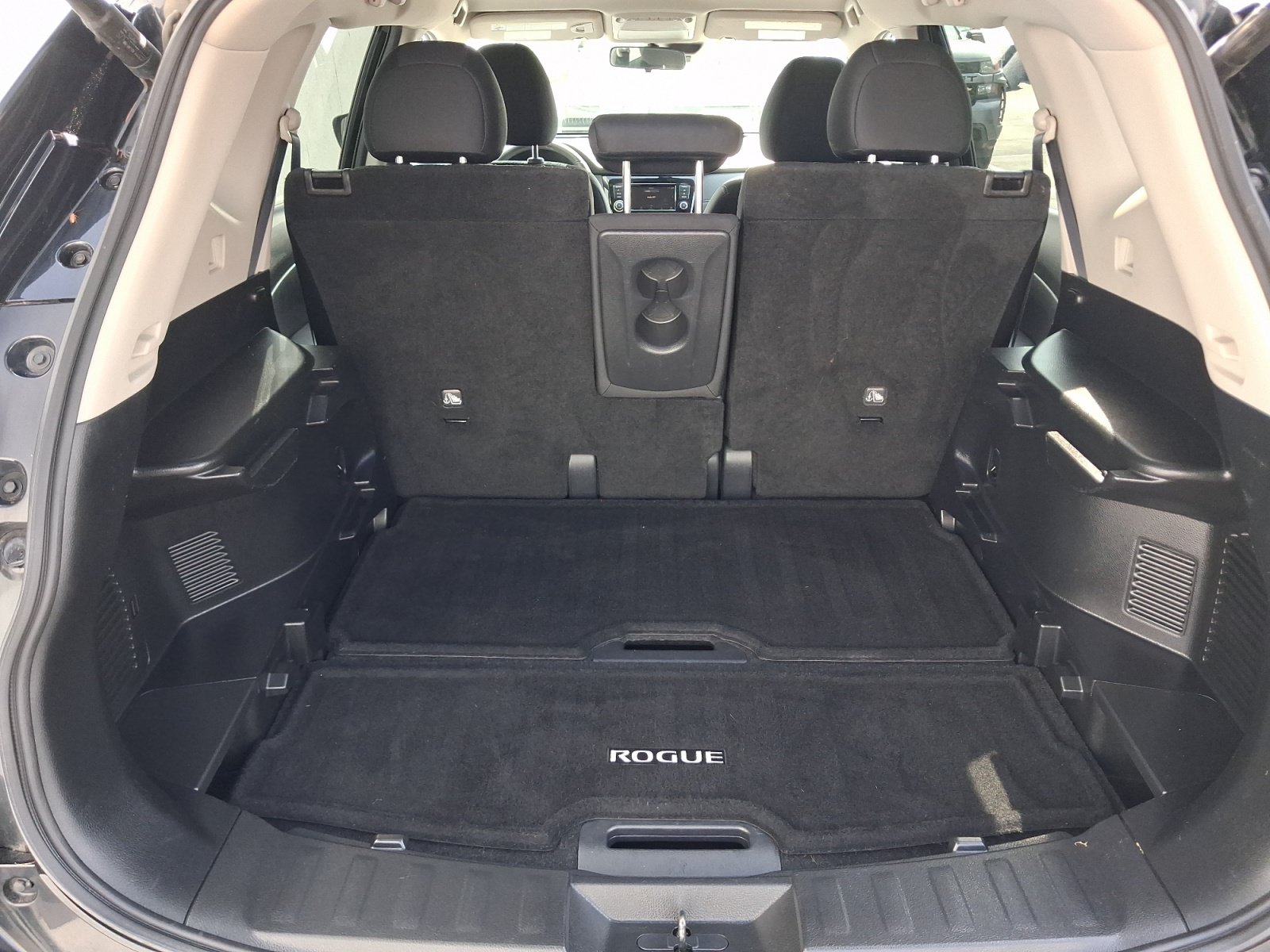 Used 2019 Nissan Rogue SV AWD/4WD image 24