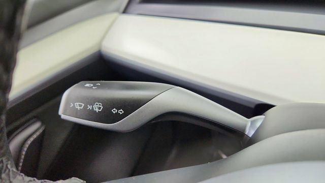 Used 2023 Tesla Model 3 Performance image 43