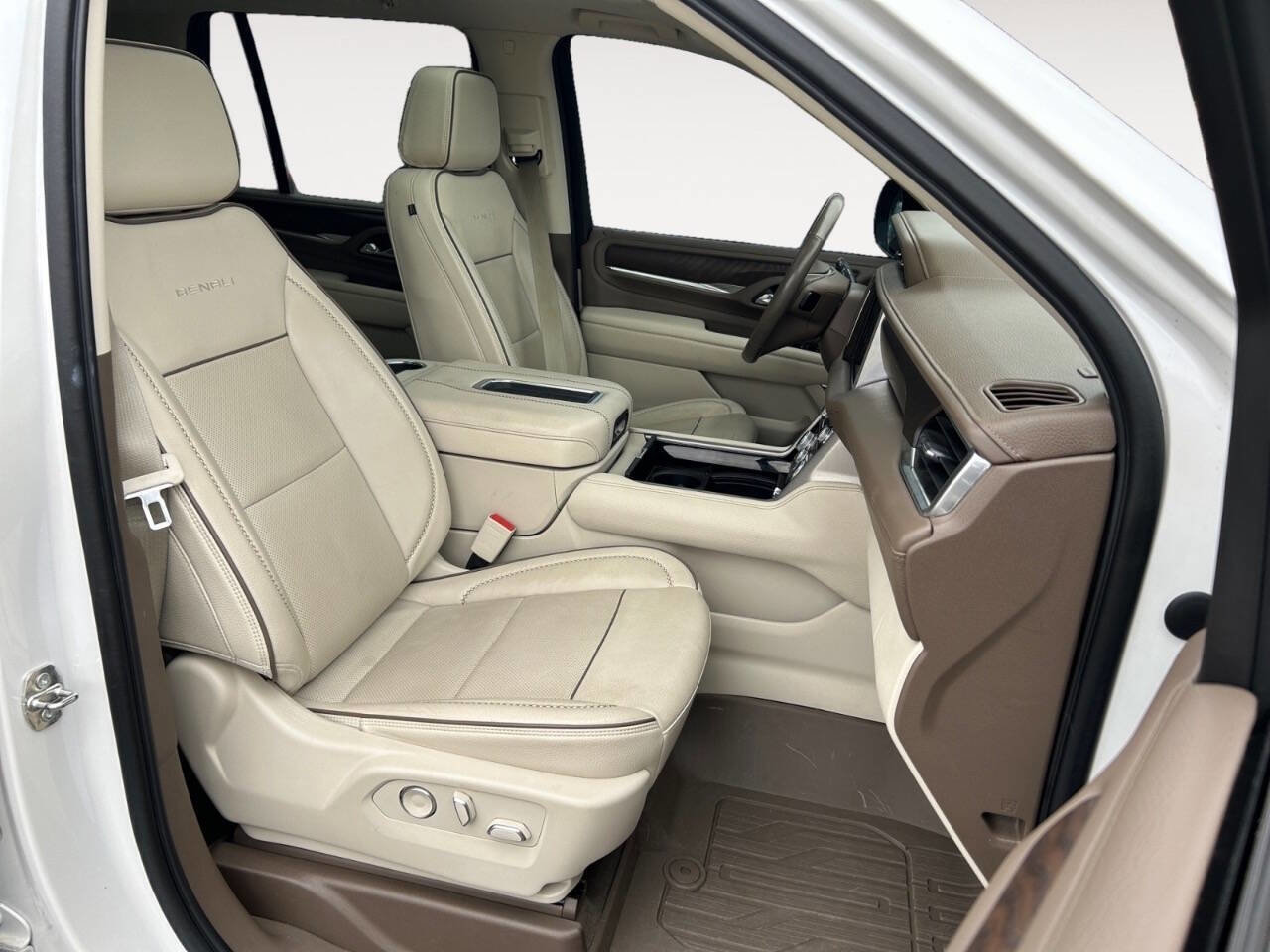 Used 2021 GMC Yukon Denali image 11