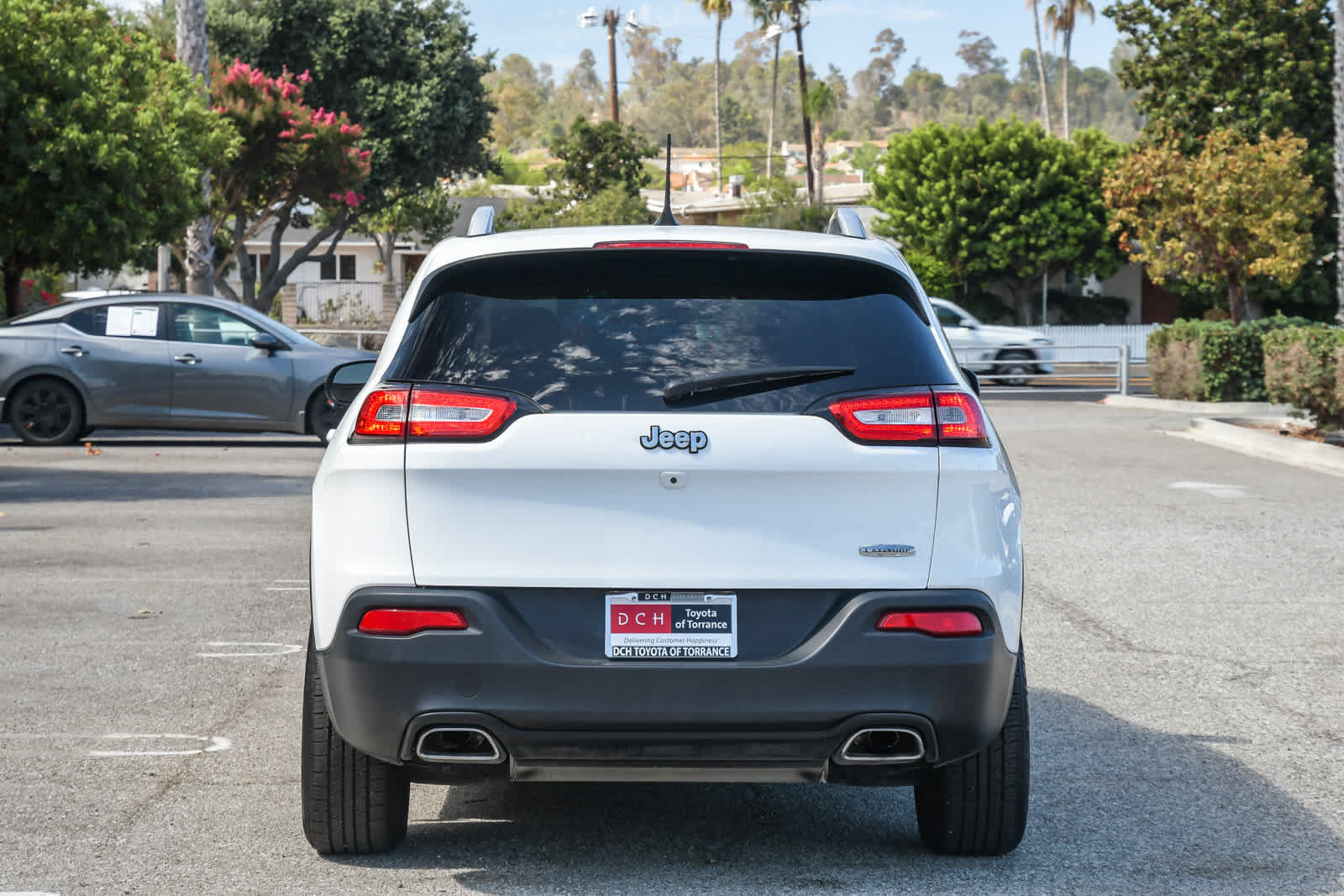 Used 2016 Jeep Cherokee Latitude w/ Comfort/Convenience Group FWD image 8
