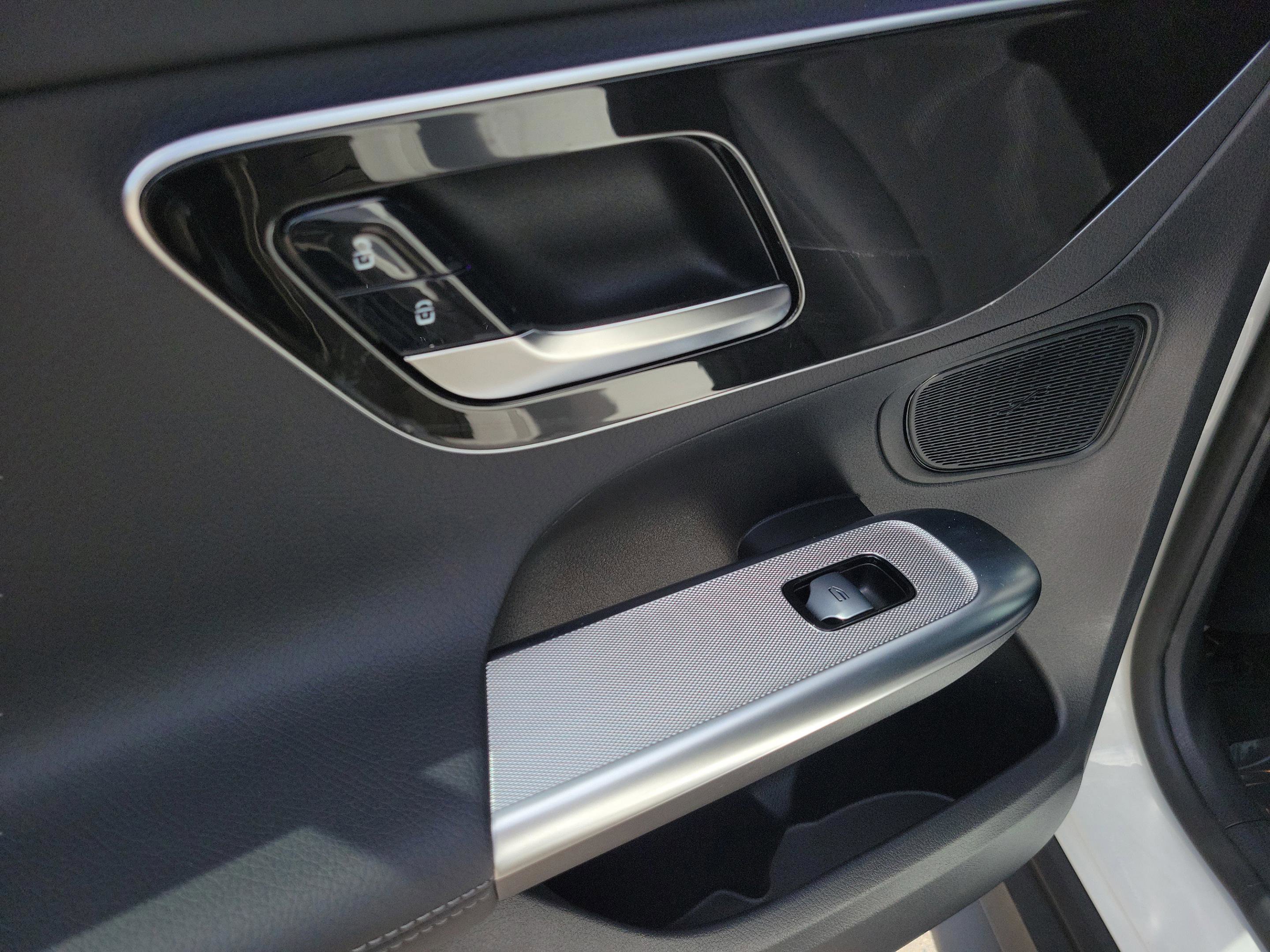 Certified 2026 Mercedes-Benz GLC 300 4MATIC image 8