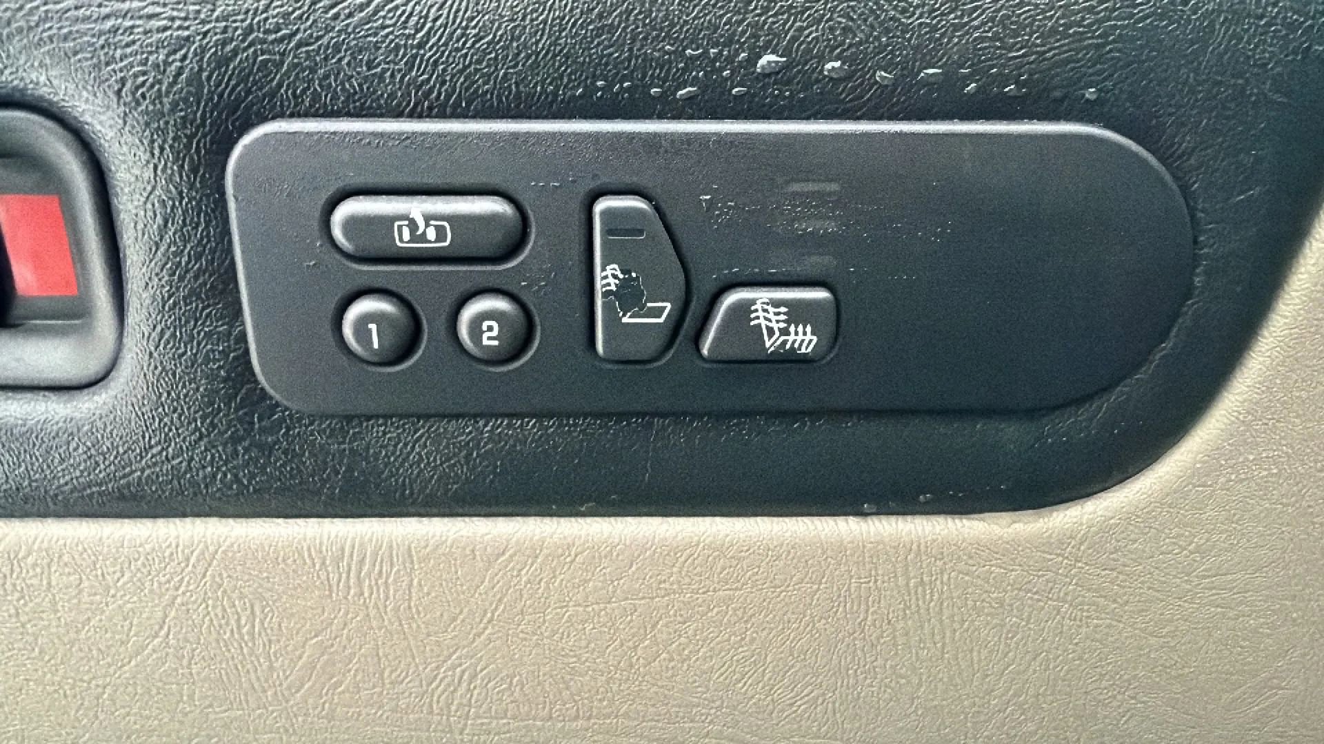 Used 2003 HUMMER H2 w/ Preferred Equipment Group image 19