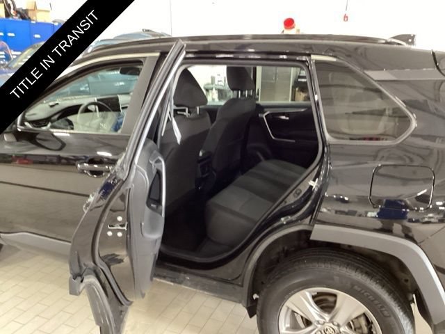 Used 2025 Toyota RAV4 XLE AWD/4WD image 12