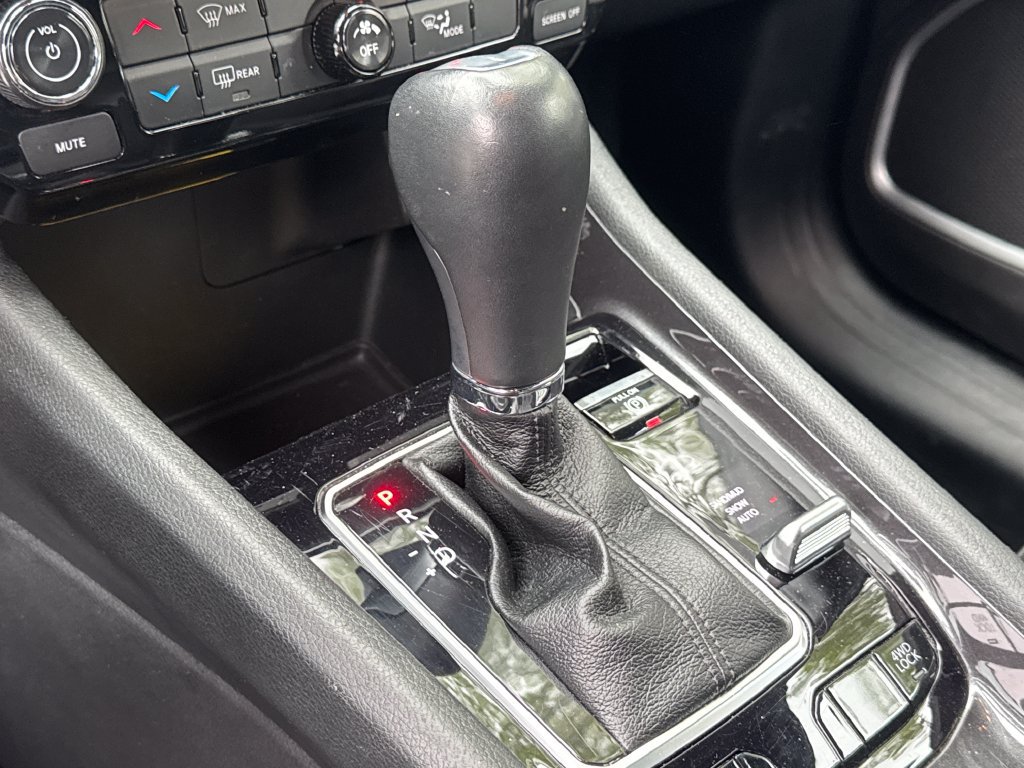 Used 2024 Jeep Compass Latitude AWD/4WD image 15