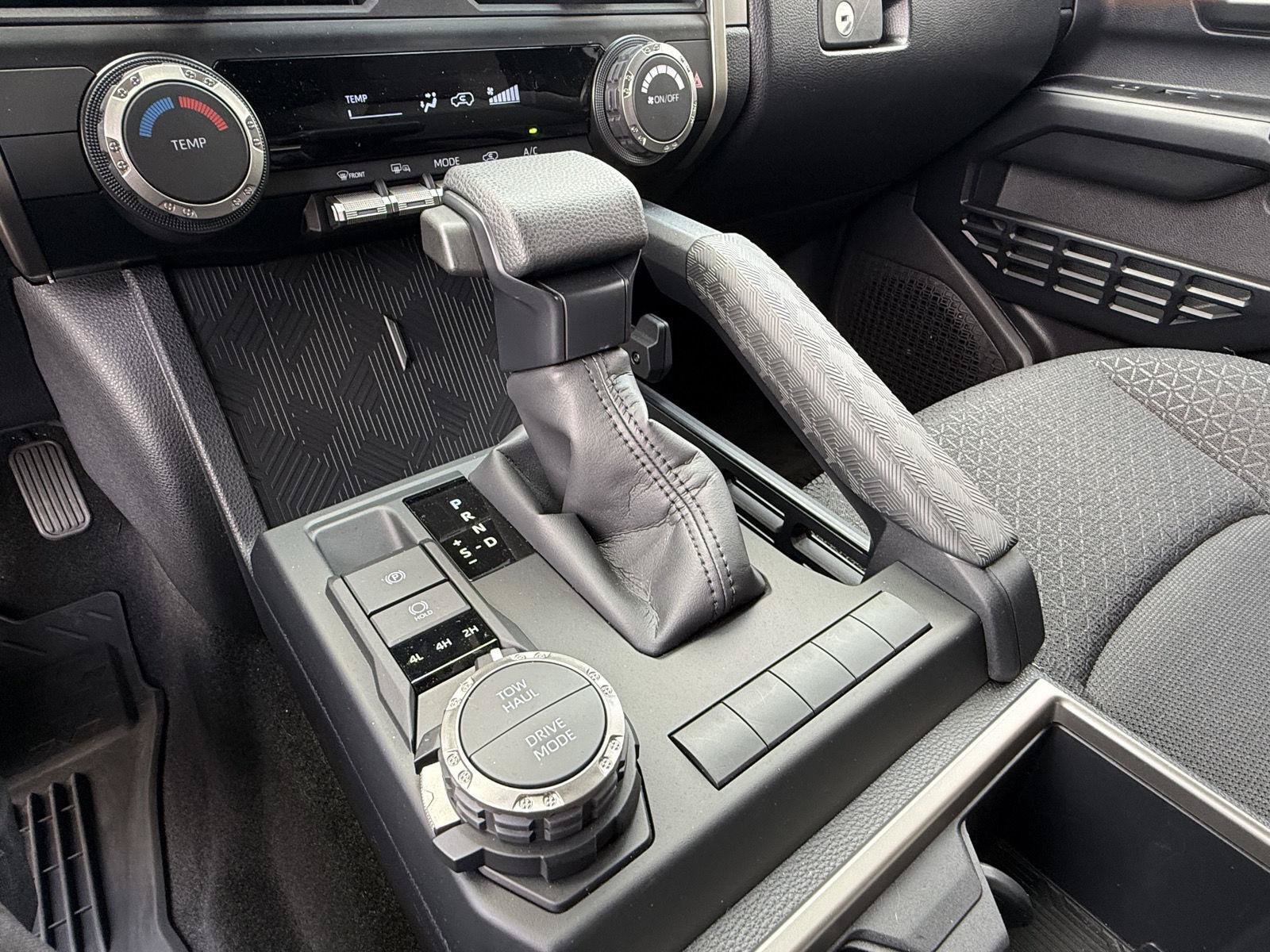 Used 2025 Toyota 4Runner SR5 AWD/4WD image 29