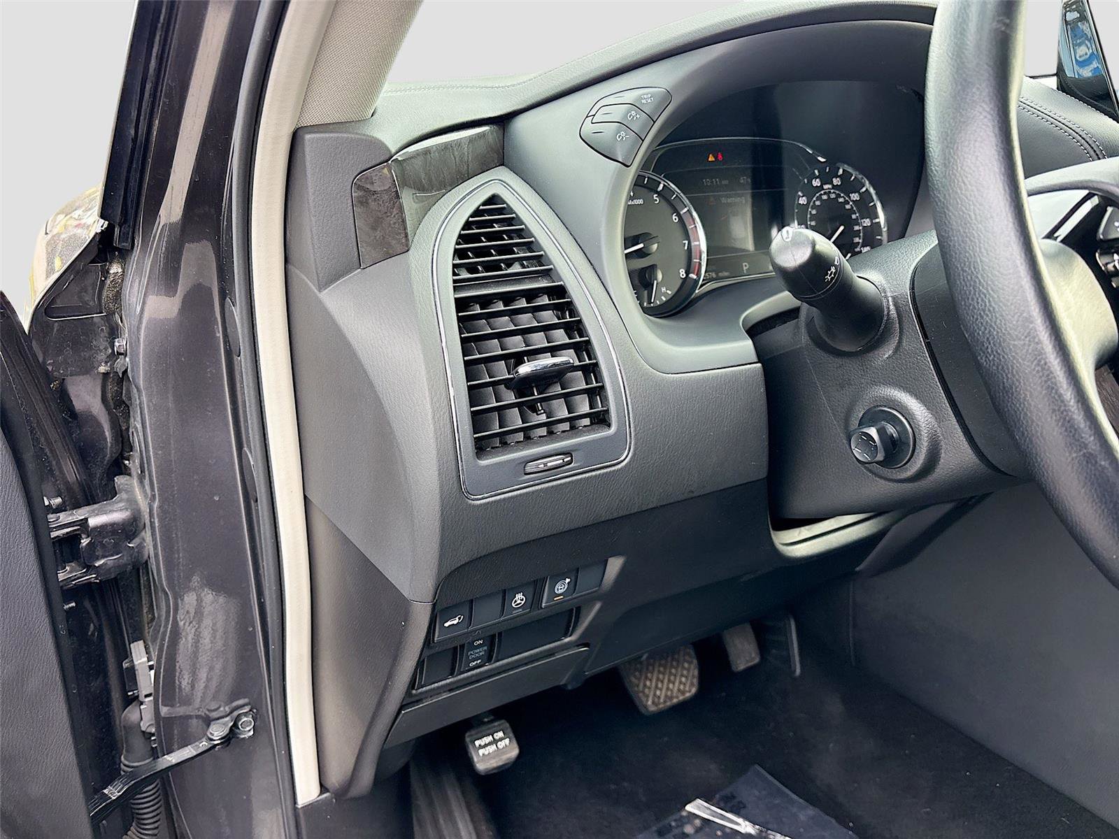 Used 2024 INFINITI QX80 Luxe RWD image 11