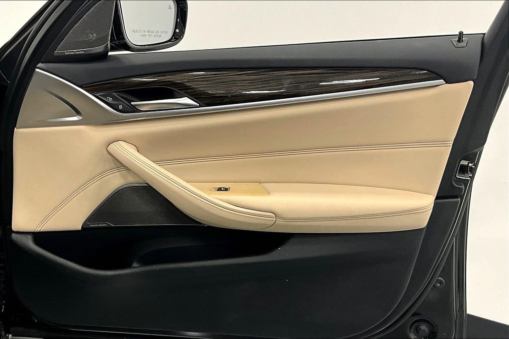 Used 2023 BMW 530i w/ Premium Package image 23