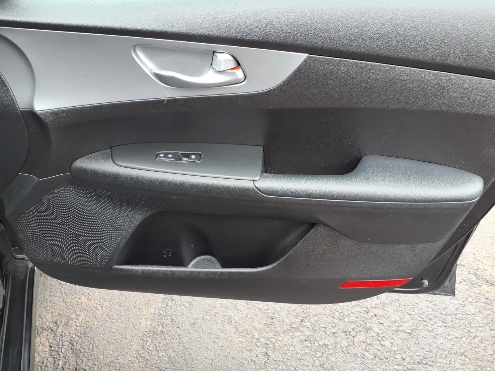 Used 2023 Kia Forte LXS FWD image 11