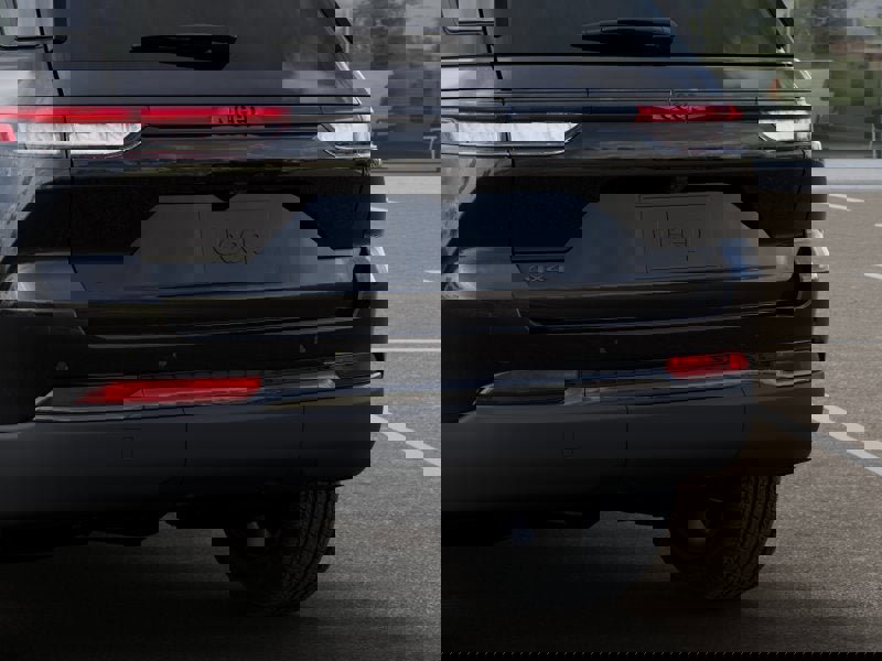 New 2025 Jeep Grand Cherokee Laredo image 14