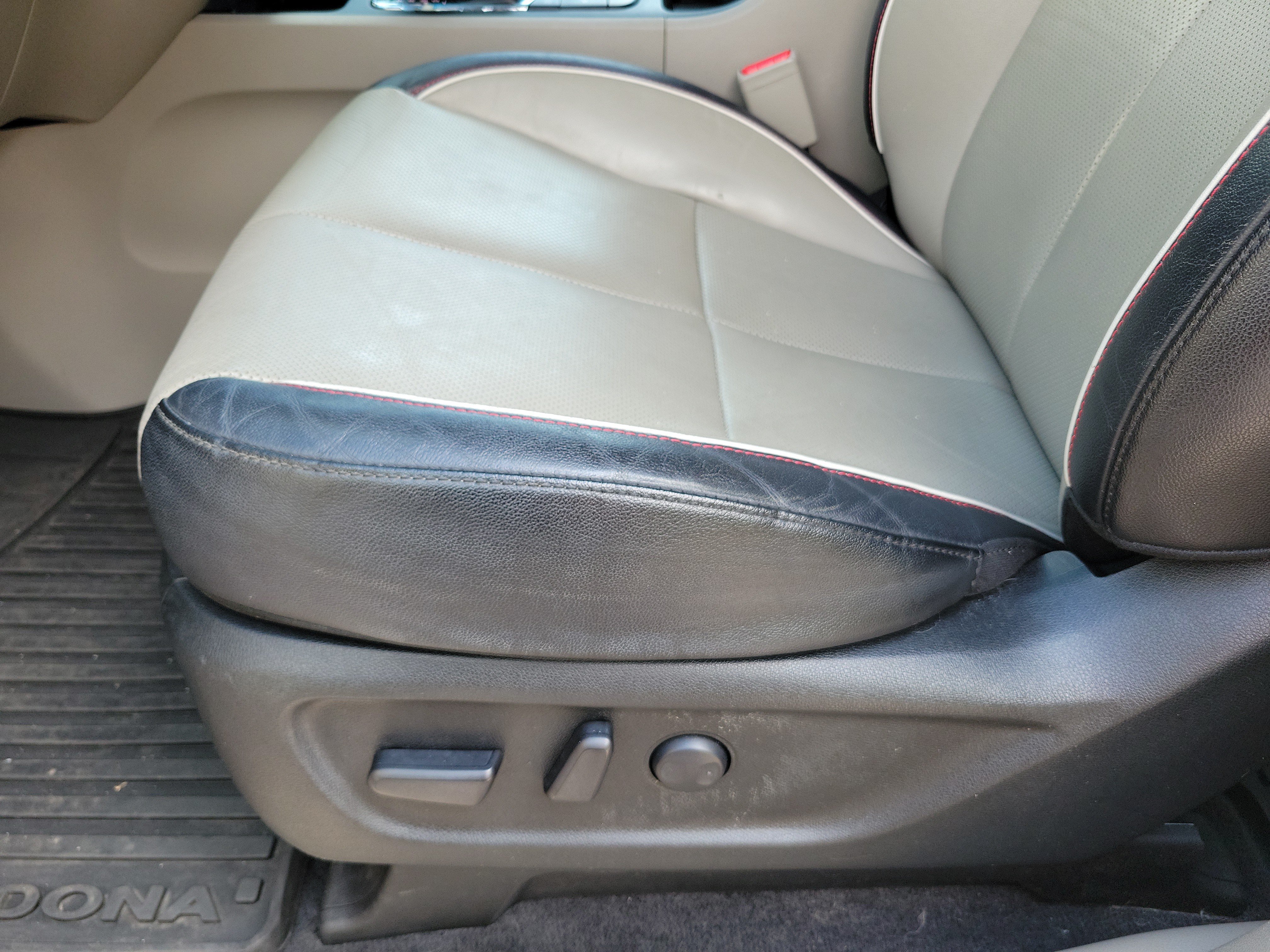 Used 2020 Kia Sedona EX FWD image 5