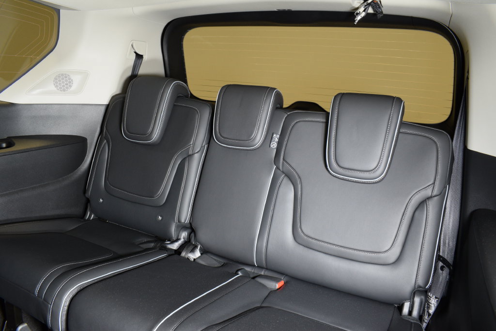 New 2027 INFINITI QX80 Luxe w/ Cargo Package AWD/4WD image 30