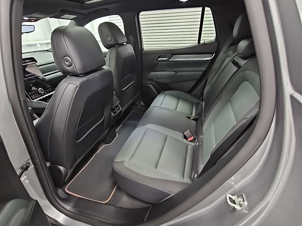 New 2026 GMC Terrain AT4 w/ Convenience Package III image 32