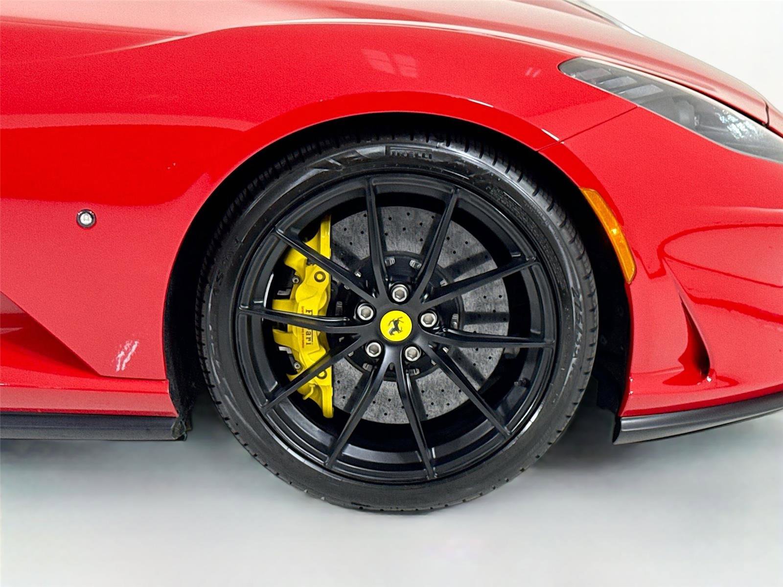 Used 2018 Ferrari 812 Superfast RWD image 37