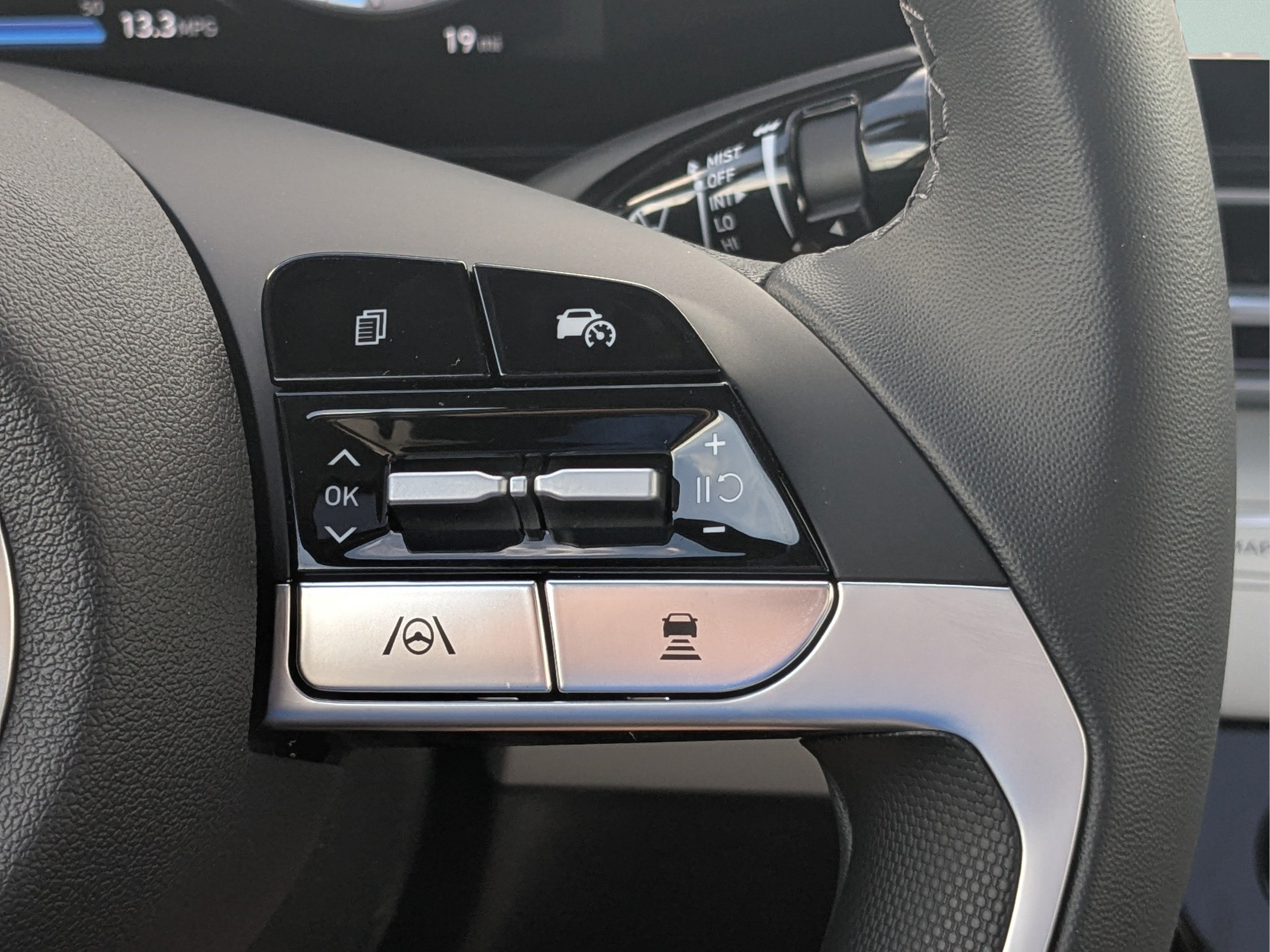 New 2026 Hyundai Elantra Limited FWD image 29