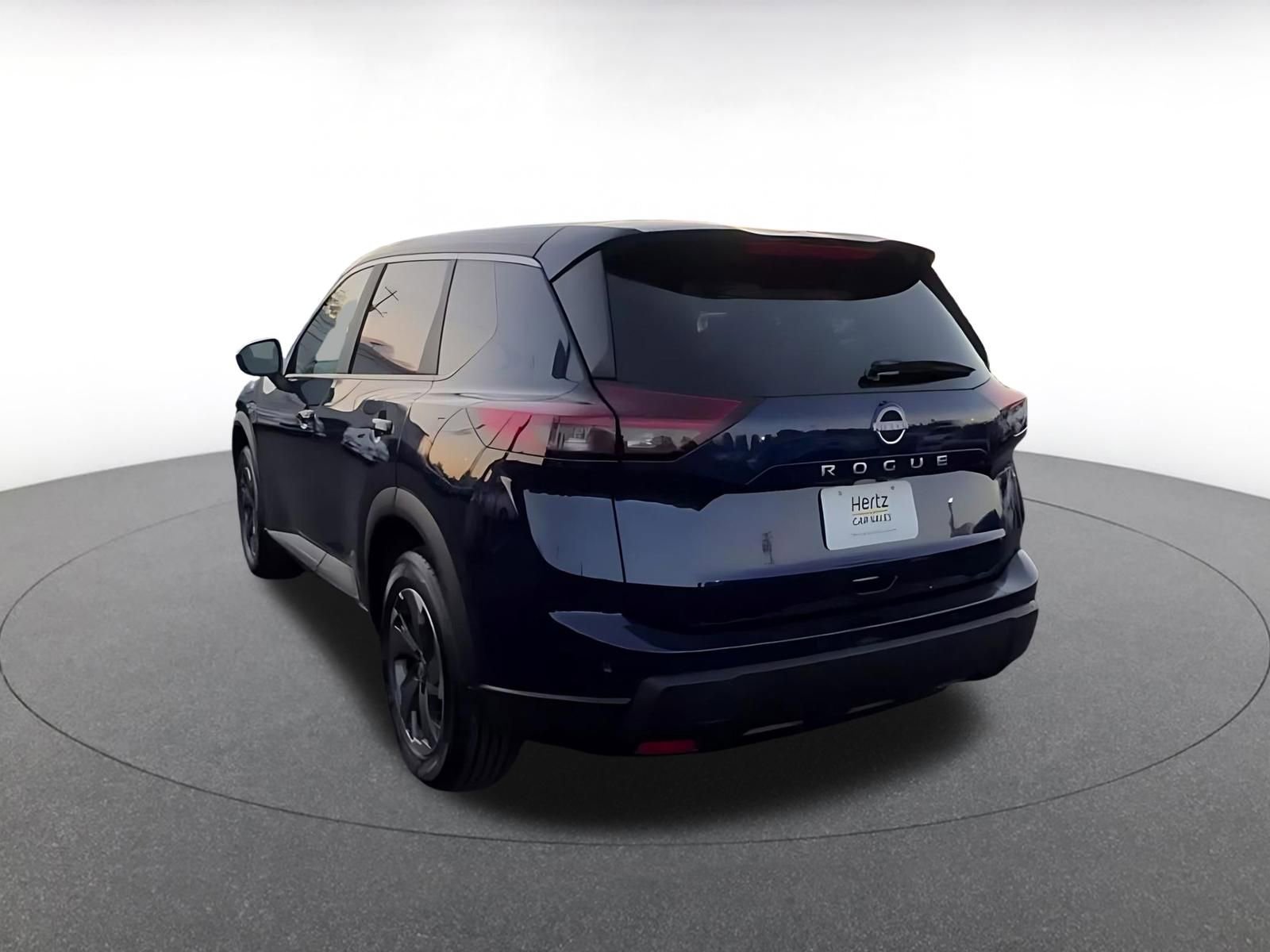 Used 2025 Nissan Rogue SV image 11