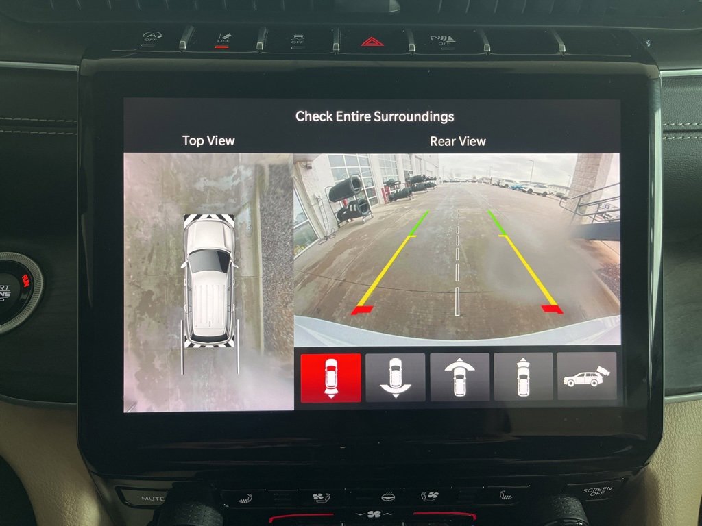 Used 2024 Jeep Grand Cherokee Limited w/ Luxury Tech Group II image 27