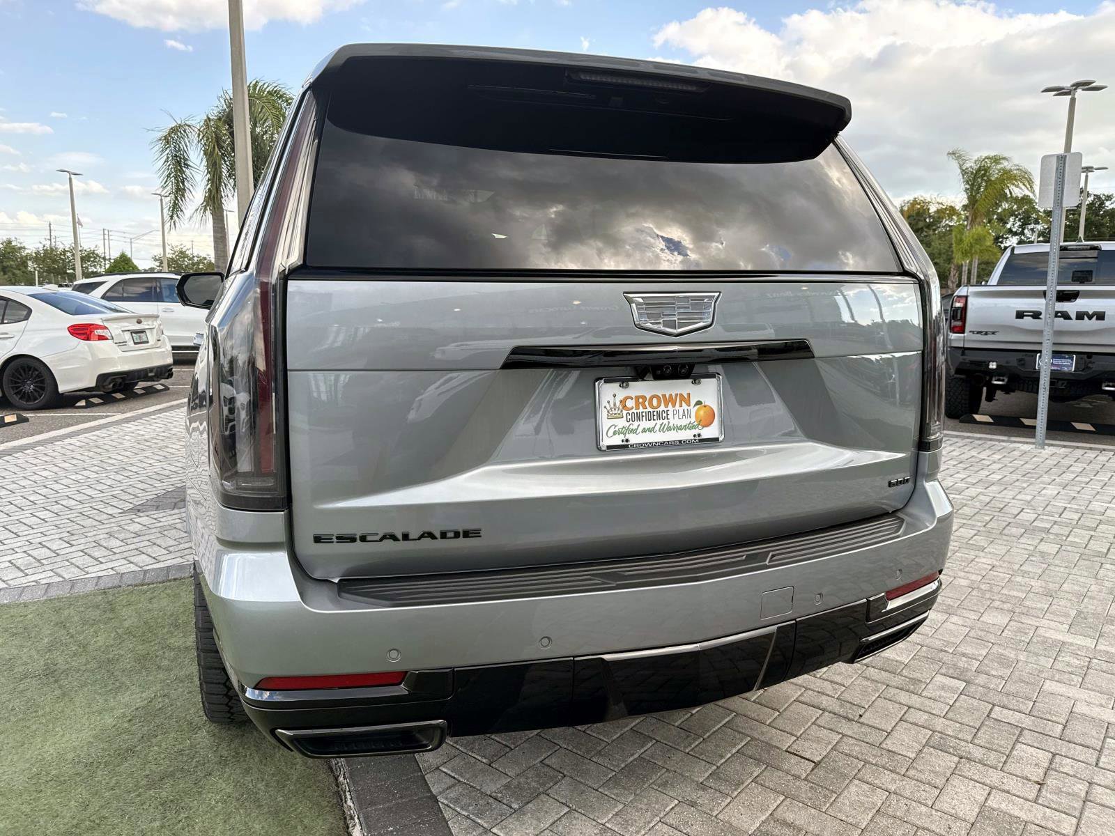 Used 2026 Cadillac Escalade Platinum Sport w/ LPO, ONYX Package AWD/4WD image 10