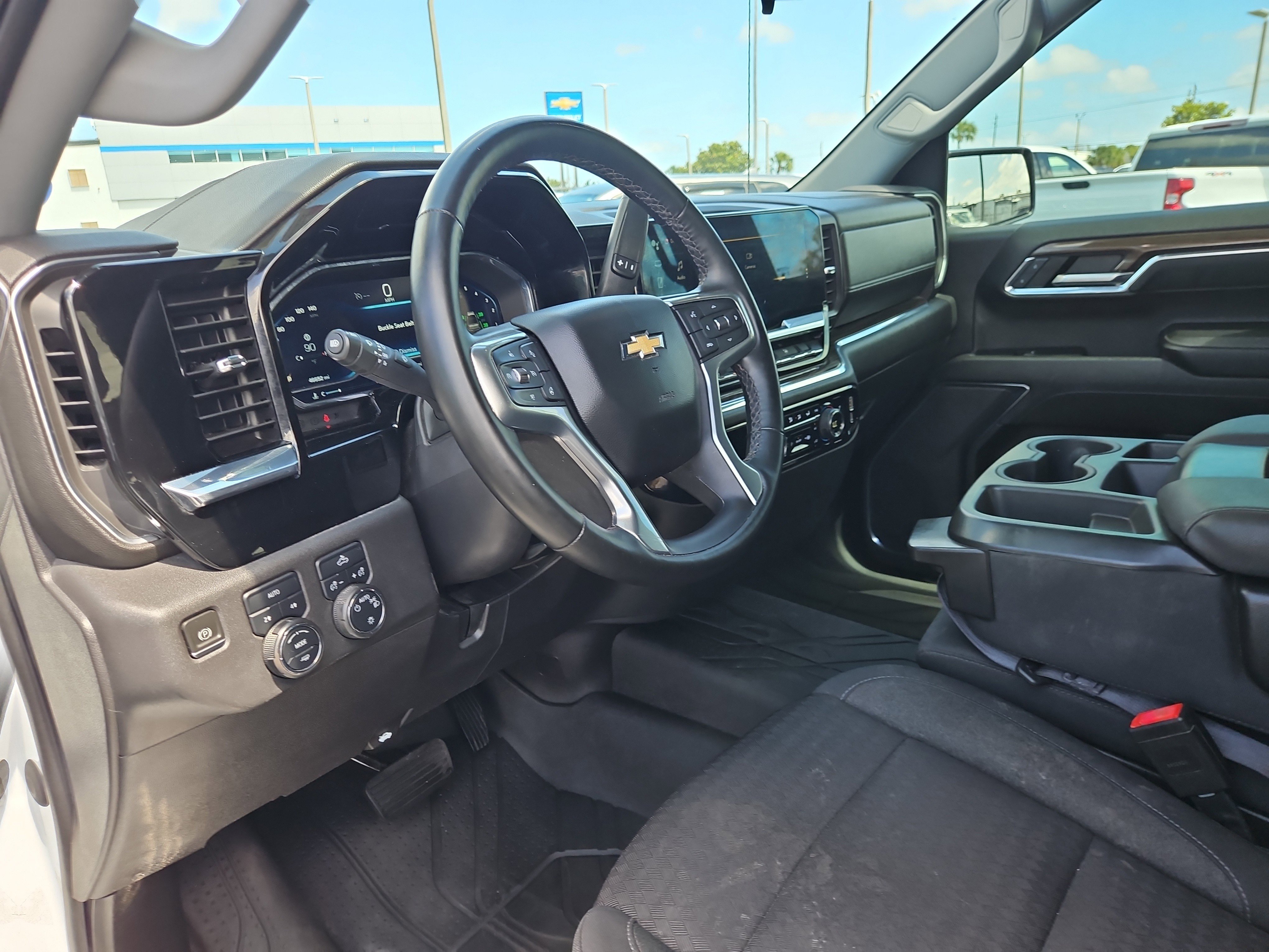 Used 2023 Chevrolet Silverado 1500 LT AWD/4WD image 14