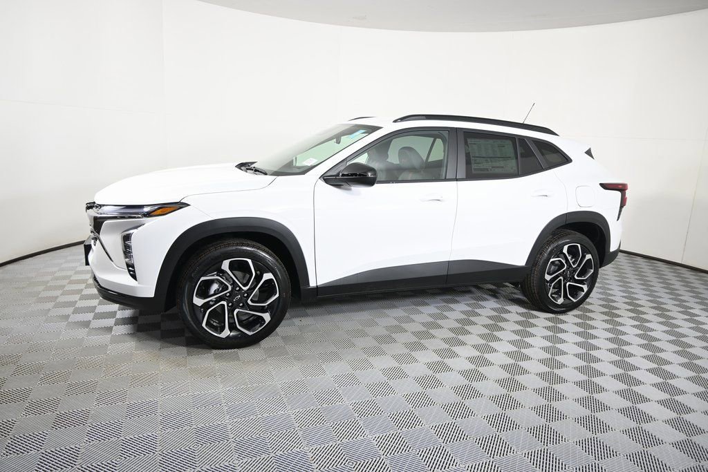 New 2026 Chevrolet Trax RS w/ Driver Confidence Package FWD image 2