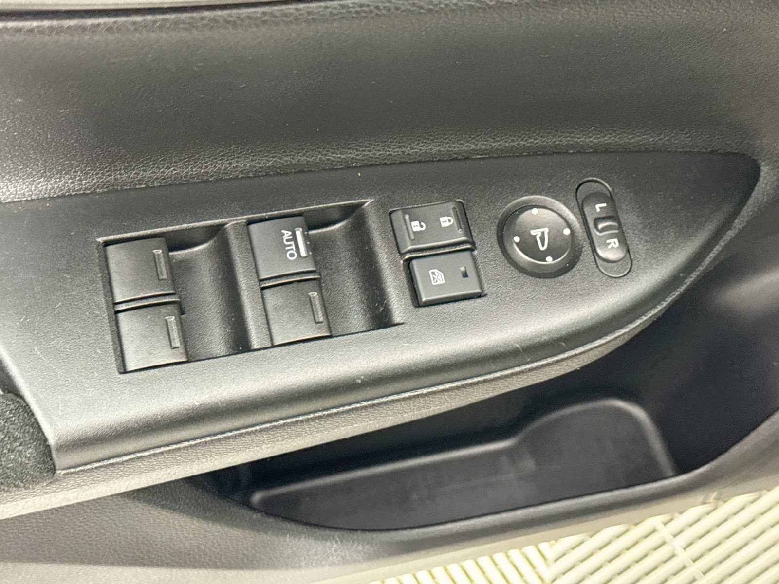 Used 2013 Honda Accord LX image 17