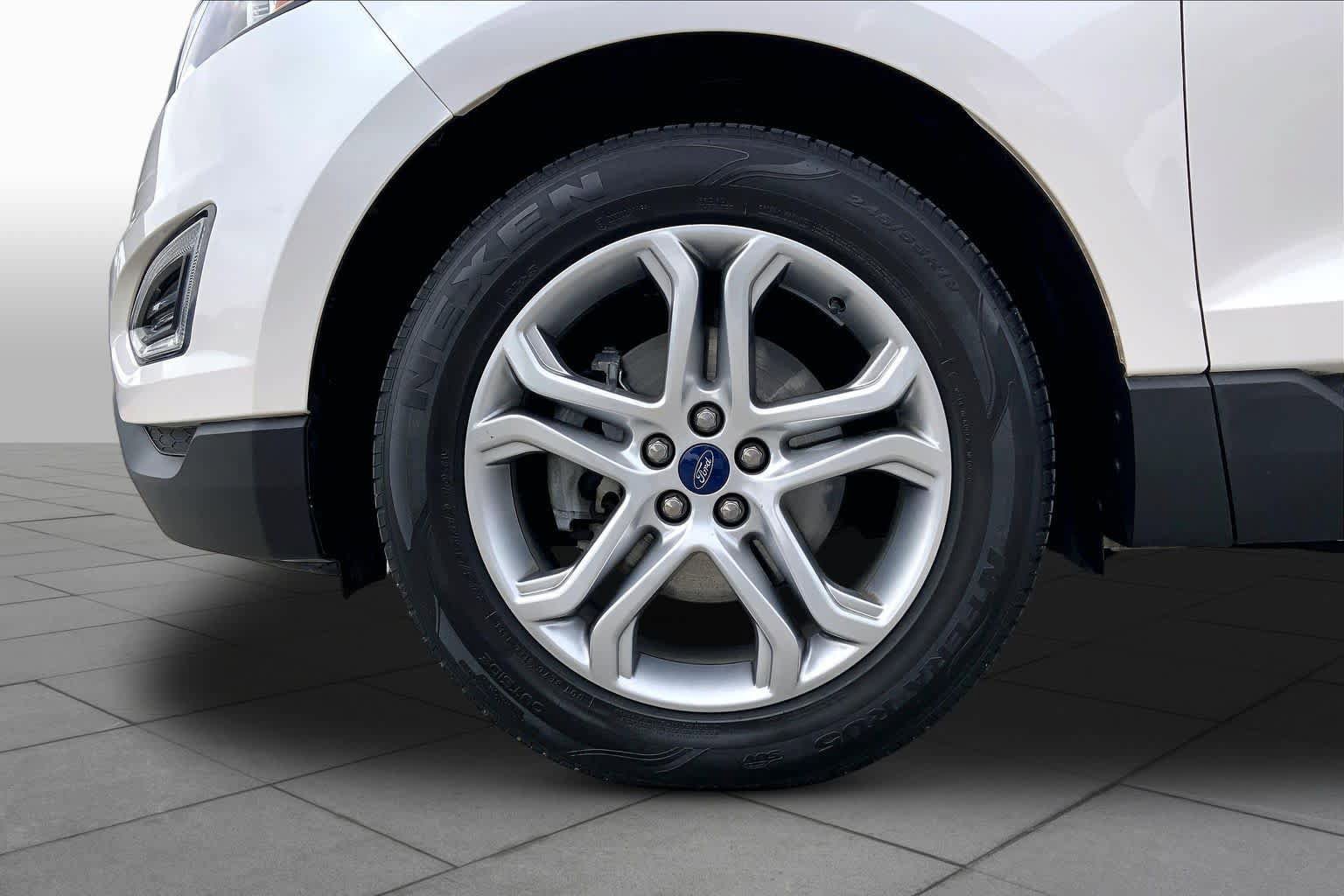Used 2017 Ford Edge Titanium w/ Technology Package FWD image 20
