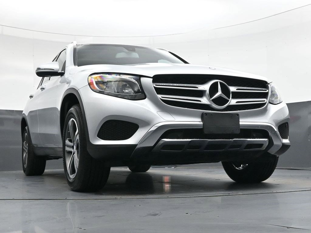Used 2016 Mercedes-Benz GLC 300 4MATIC w/ Premium Package image 35