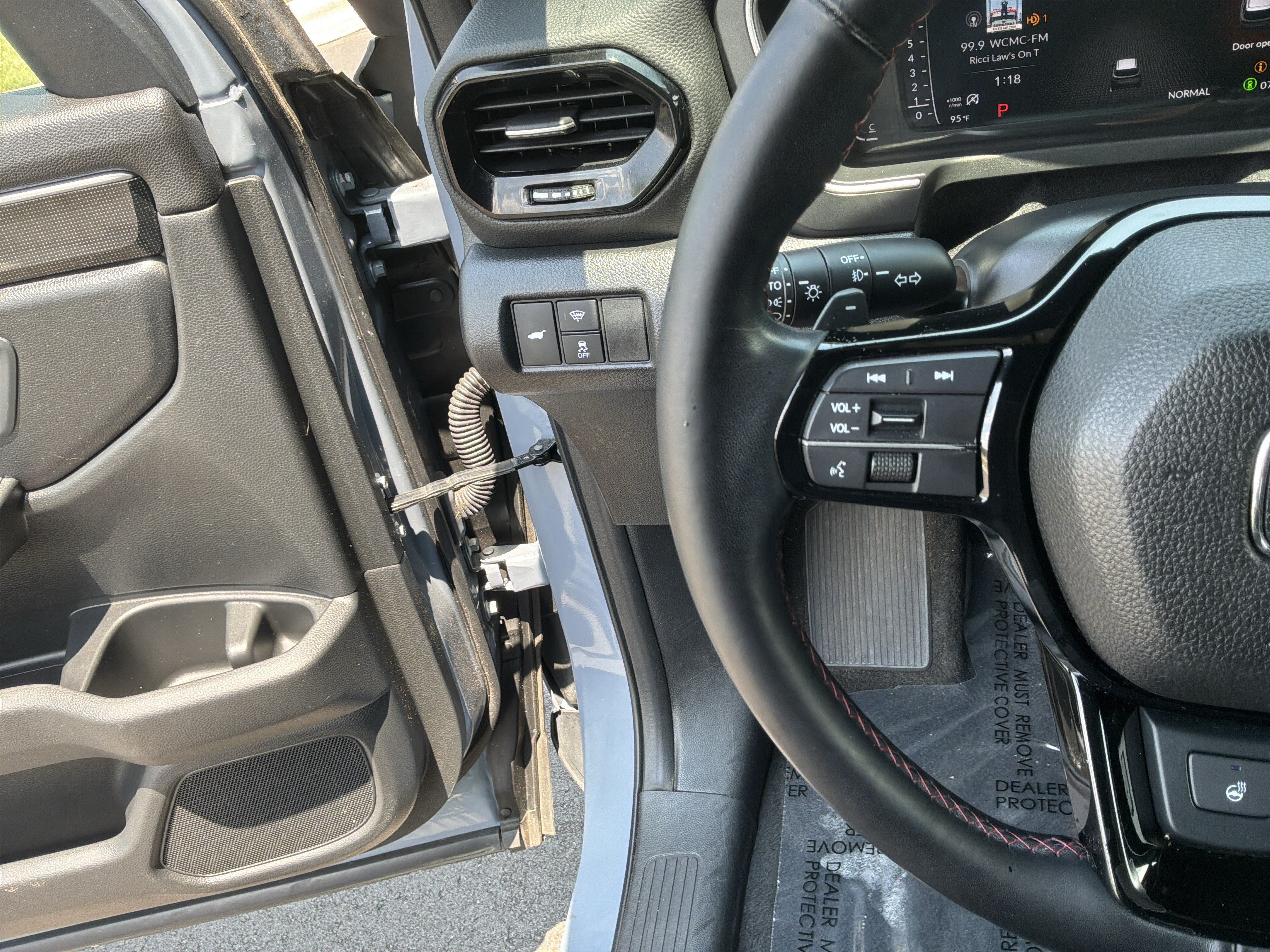Used 2025 Honda Pilot Black Edition image 19