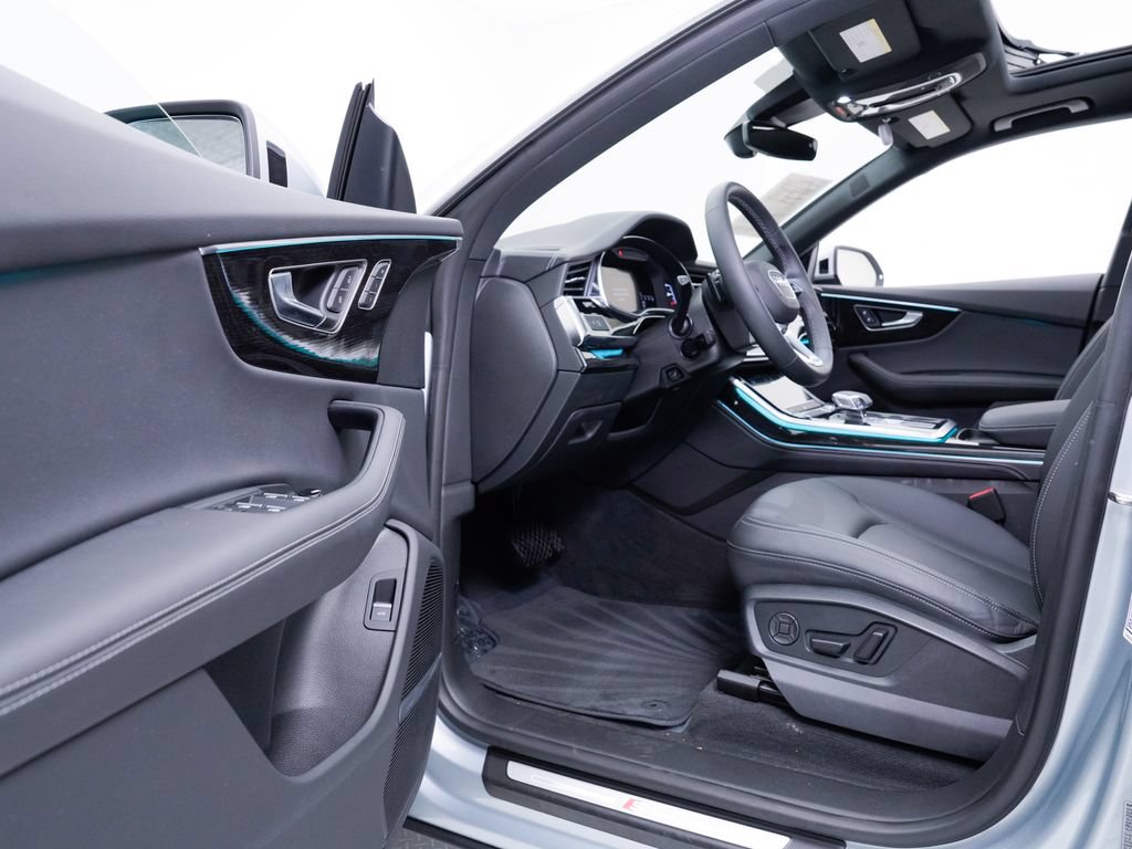 Certified 2025 Audi Q8 Premium Plus w/ Premium Plus Package AWD/4WD image 4