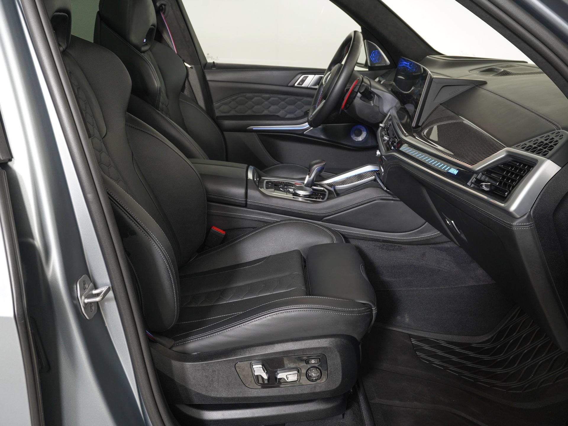 Used 2025 BMW X5 M Competition w/ Executive Package AWD/4WD image 9