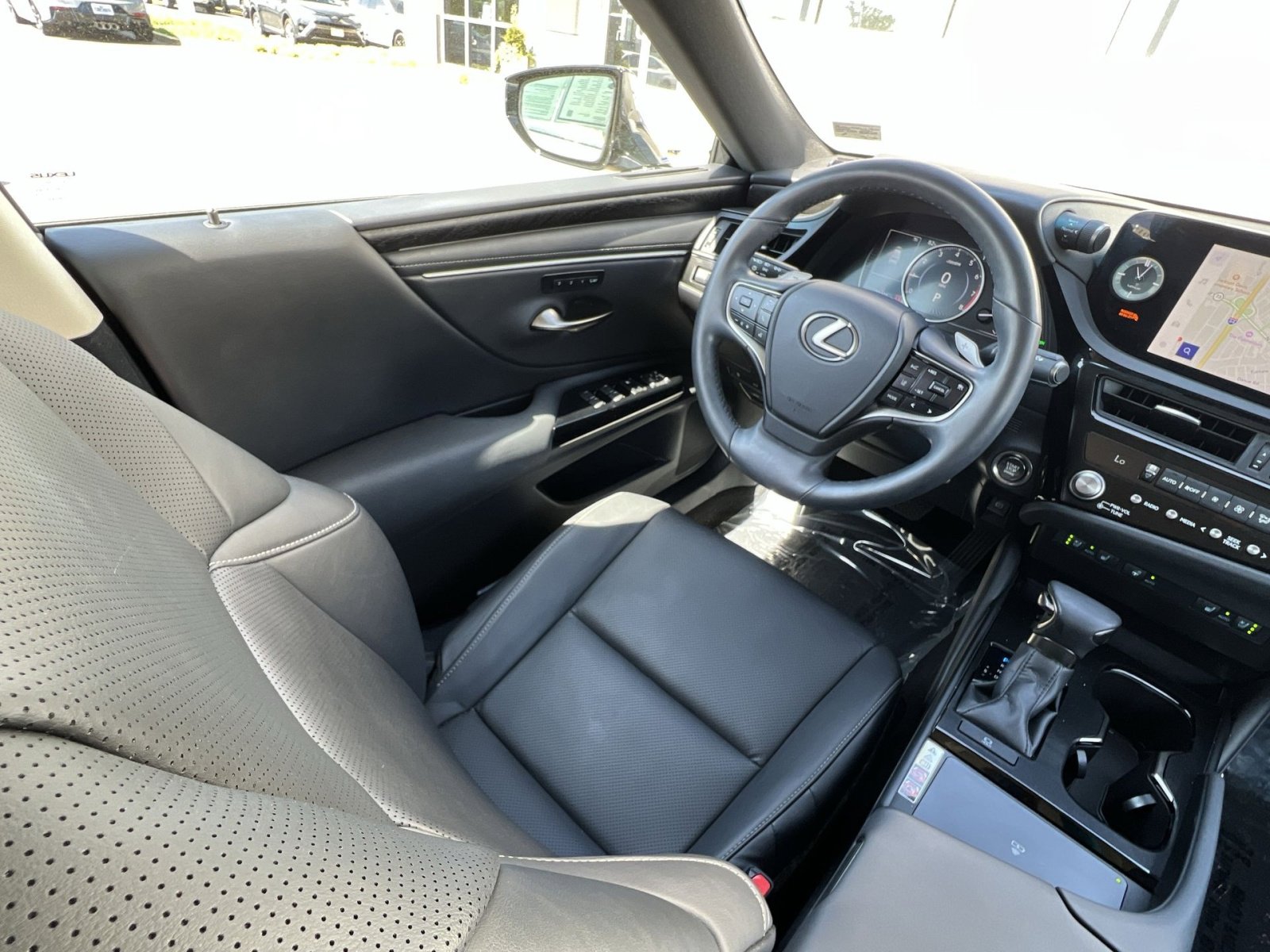 Used 2024 Lexus ES 350 w/ Premium Package image 5