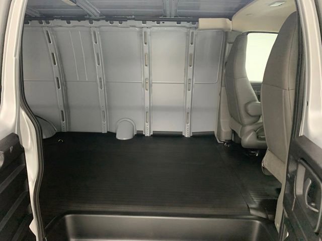 New 2025 Chevrolet Express 3500 Work Van w/ Driver Convenience Package image 22