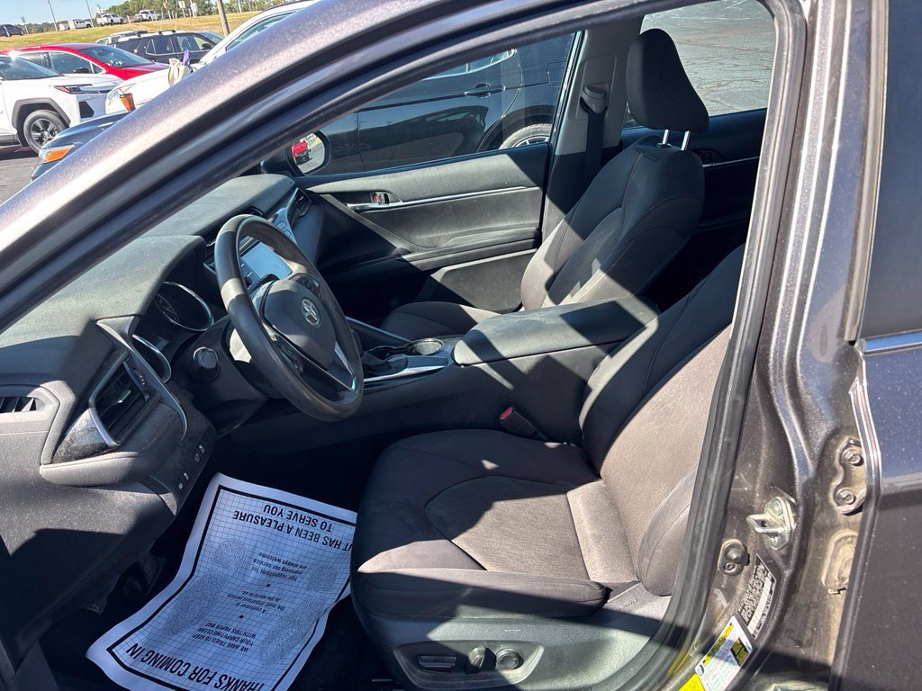 Used 2020 Toyota Camry LE FWD image 6