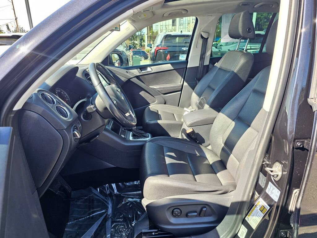 Used 2017 Volkswagen Tiguan Wolfsburg Edition AWD/4WD image 20