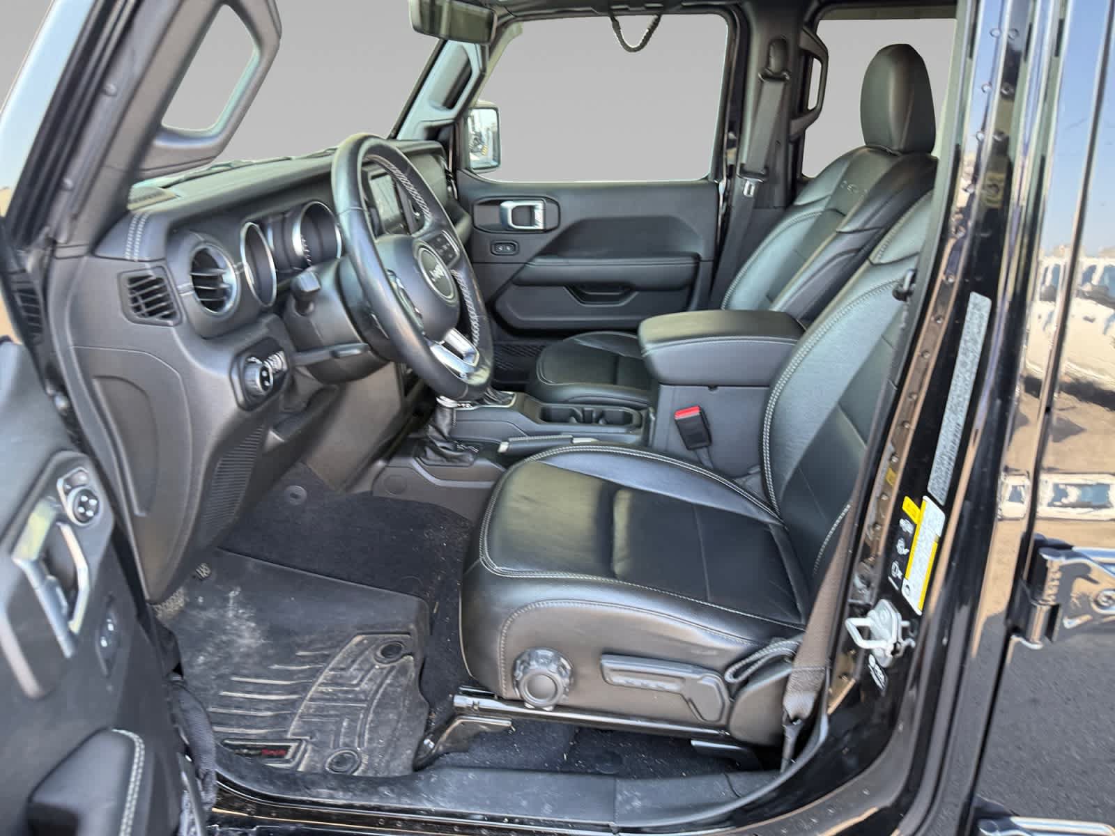 Used 2021 Jeep Gladiator Overland w/ Popular Equipment Package AWD/4WD image 11