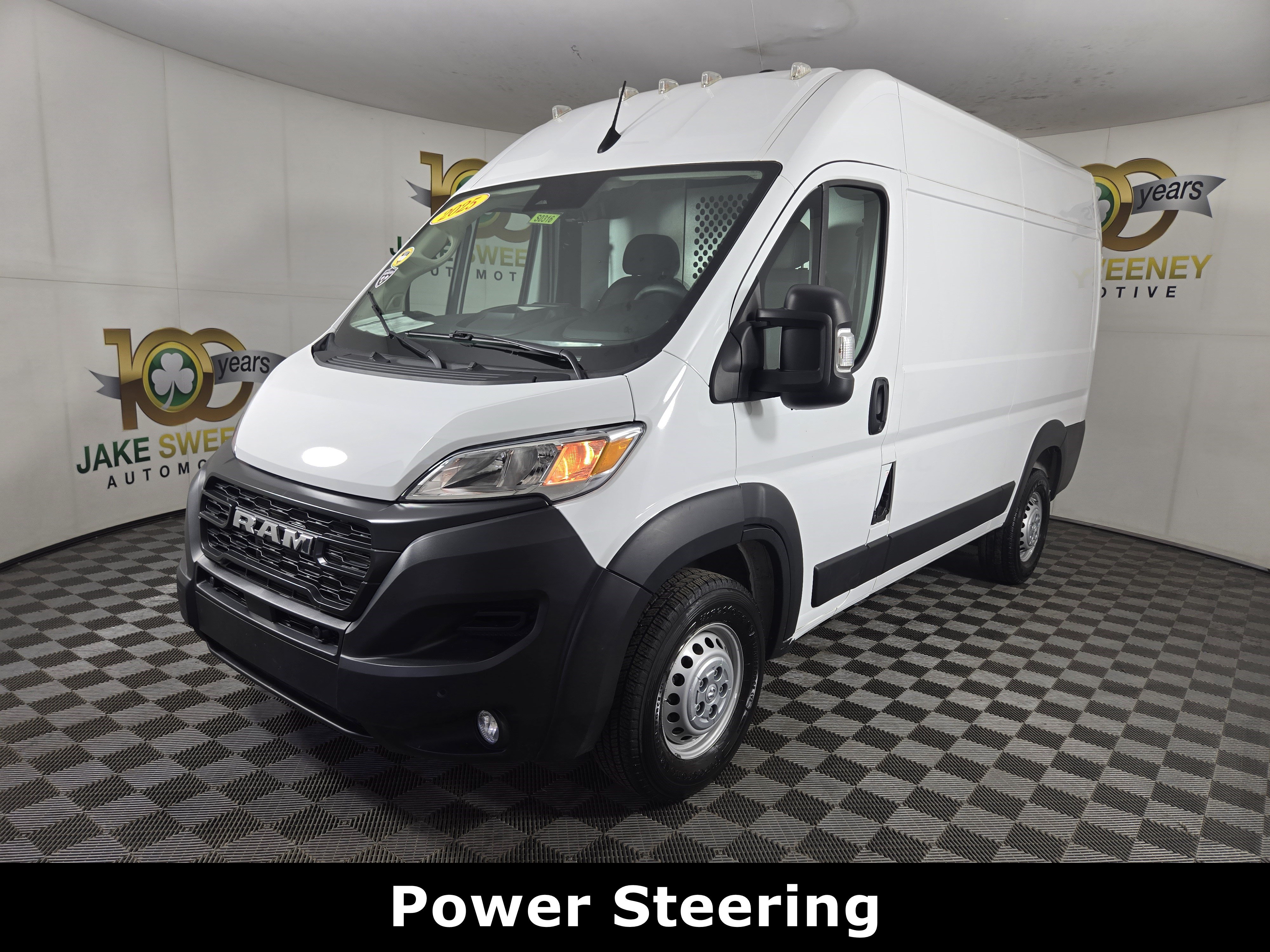 Used 2025 RAM ProMaster 2500 w/ Safety Group FWD image 3