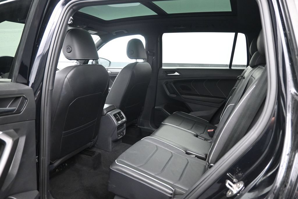 Used 2022 Volkswagen Tiguan SEL R-Line AWD/4WD image 26