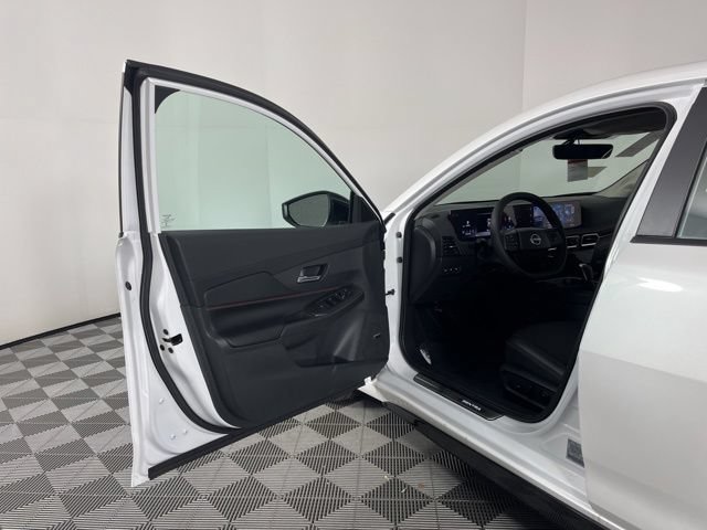 New 2026 Nissan Sentra SR w/ SR Premium Package FWD image 17